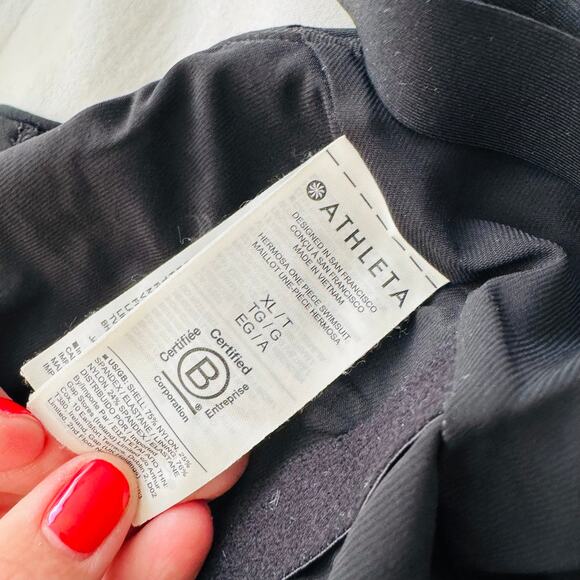 Athleta Hermosa One Piece Swimsuit Black Size XL Classic Scoop Back Swimwear - Picture 4 of 5